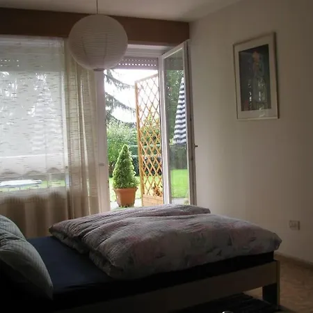Kleine Wohnung, Grosser Garten! Apartment